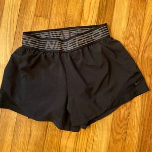 Nike Pro 2 in 1 training shorts S
